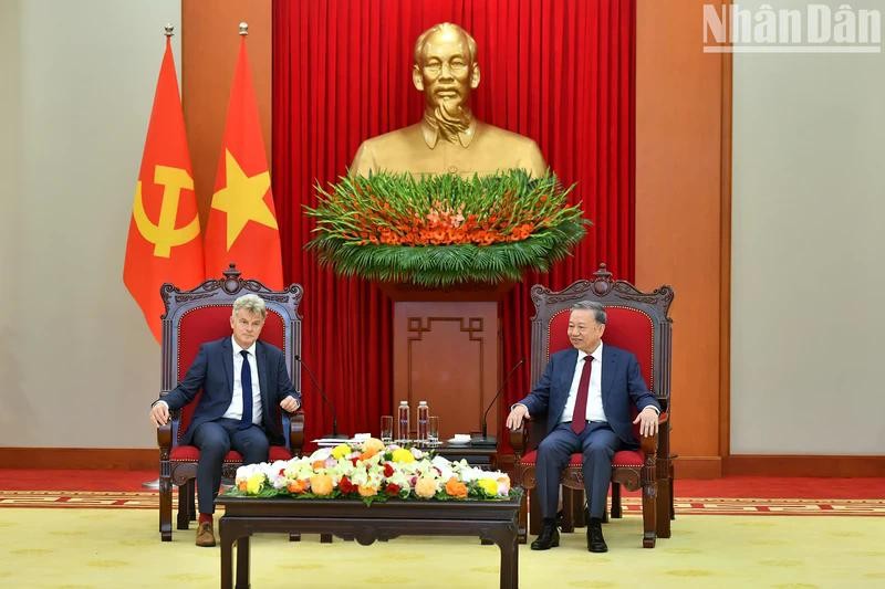 Tổng Bí thư Tô Lâm tiếp Bí thư toàn quốc Đảng Cộng sản Pháp Fabiel Roussel. (Ảnh: ĐĂNG KHOA) img-0182.jpg