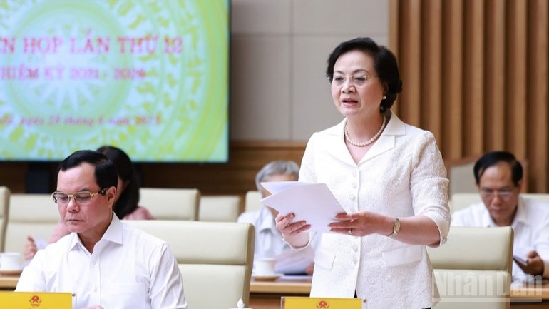 Bộ trưởng Nội vụ Phạm Thị Thanh Trà - Phó Chủ tịch Thường trực Hội đồng Thi đua-Khen thưởng Trung ương phát biểu tại phiên họp. (Ảnh: Trần Hải) Bộ trưởng Nội vụ Phạm Thị Thanh Trà - Phó Chủ tịch Thường trực Hội đồng Thi đua-Khen thưởng Trung ương phát biểu tại phiên họp. (Ảnh: Trần Hải)