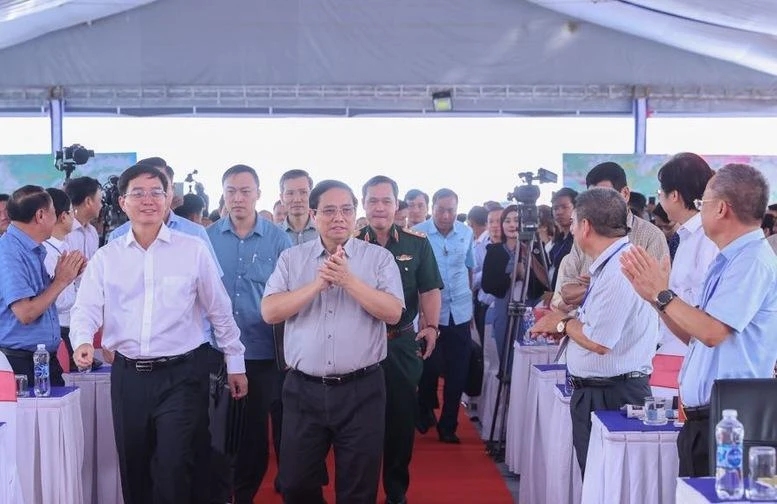 Thủ tướng Phạm Minh Chính, Chủ tịch Hội đồng Thi đua – Khen thưởng Trung ương dự Lễ phát động thi đua cao điểm "500 ngày đêm thi đua hoàn thành 3.000 km đường bộ cao tốc" - Ảnh: VGP/Nhật Bắc