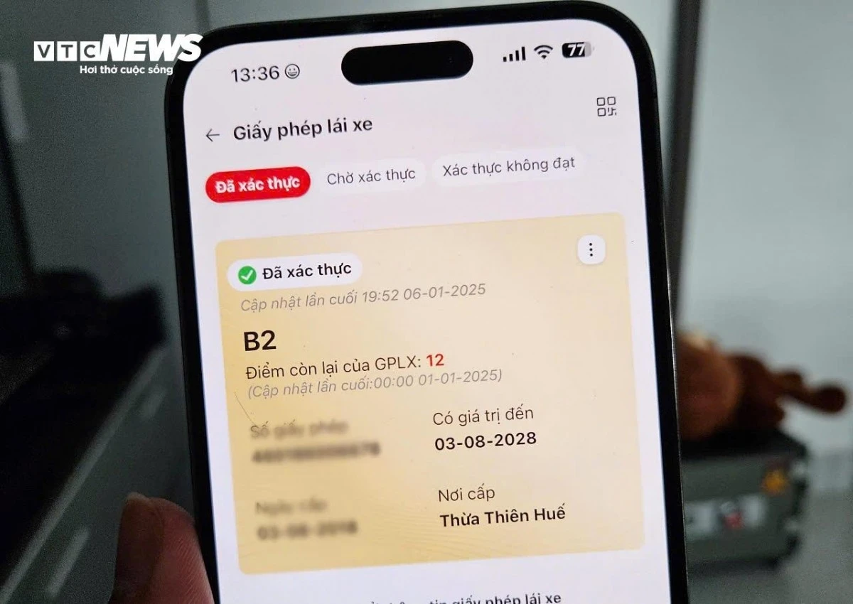 Cách đơn giản nhất để tra cứu điểm giấy phép lái xe là thông qua ứng dụng VNeID.