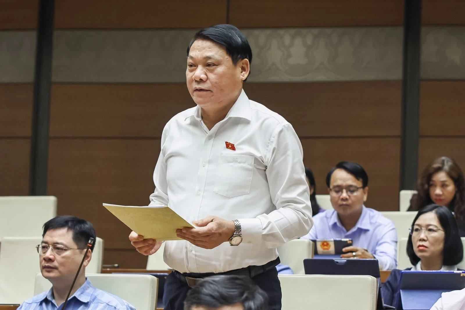 Đại biểu Nguyễn Thành Nam (Đoàn ĐBQH Phú Thọ) phát biểu.