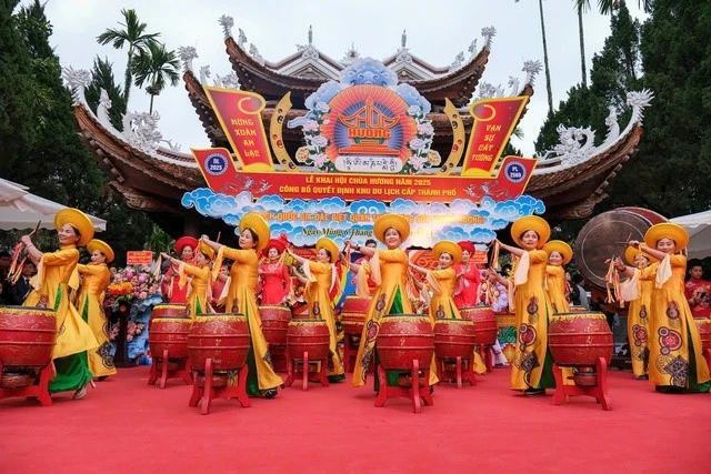 Tiết mục Lễ khai hội Chùa Hương xuân Ất Tỵ đặc sắc.