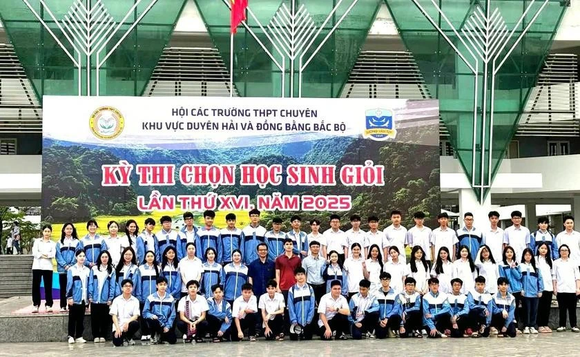 Học sinh Trường THPT Chuyên Lào Cai tham dự Kỳ thi chọn học sinh giỏi lần thứ 16 của Hội các trường chuyên khu vực Duyên hải và Đồng bằng Bắc Bộ. Ảnh: TL