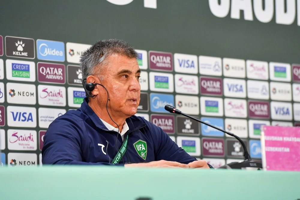 HLV Ravshan Khaydarov của U23 Uzbekistan tin tưởng U23 Việt Nam sẽ tìm ra cách đánh bại U23 Trung Quốc.