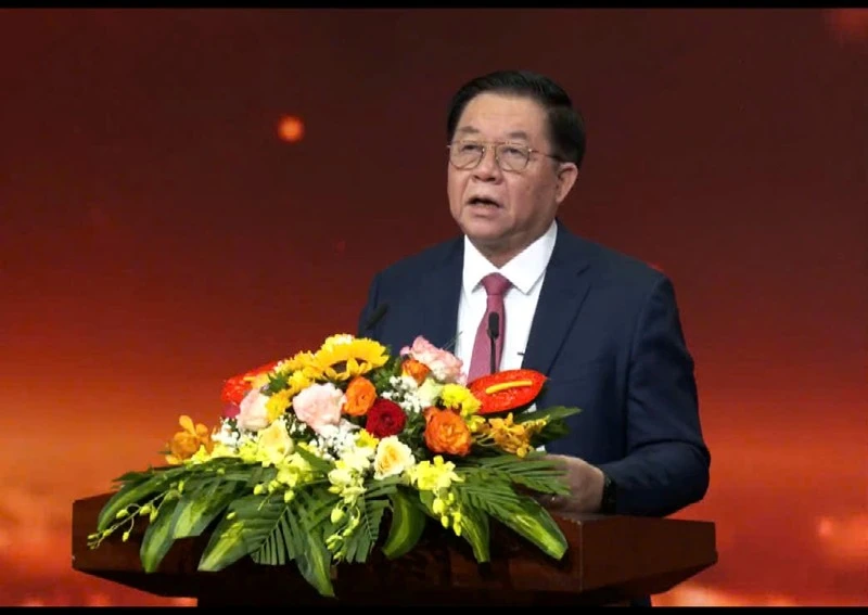 Đồng chí Nguyễn Trọng Nghĩa, Trưởng Ban Tuyên giáo Trung ương phát biểu tại buổi lễ.