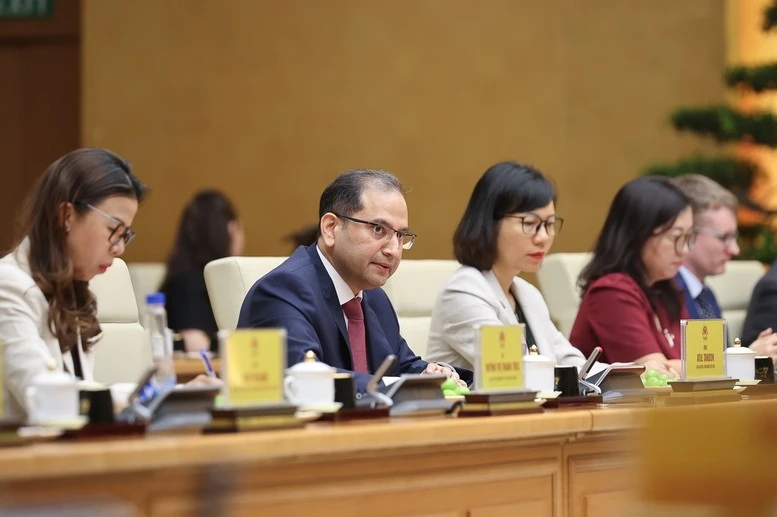 Trong khuôn khổ tọa đàm, các đại biểu tập trung thảo luận về các nội dung hợp tác, như phát triển trung tâm tài chính quốc tế, thúc đẩy các chiến lược huy động nguồn vốn xanh và phát triển khung pháp lý tài chính xanh - Ảnh: VGP/Nhật Bắc