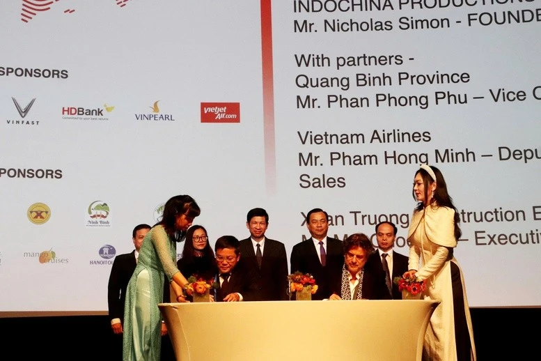 Ký kết hợp tác tại Chương trình xúc tiến Du lịch - Điện ảnh Việt Nam tại kinh đô điện ảnh Hollywood.