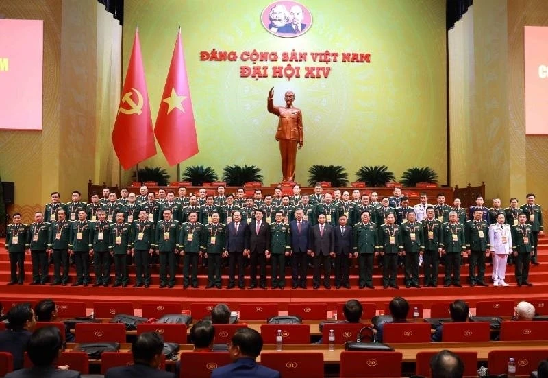 Tổng Bí thư Tô Lâm cùng các đồng chí lãnh đạo Đảng, Nhà nước, Chính phủ, Quốc hội với đoàn đại biểu Quân đội tại phiên trù bị. Ảnh: TTXVN