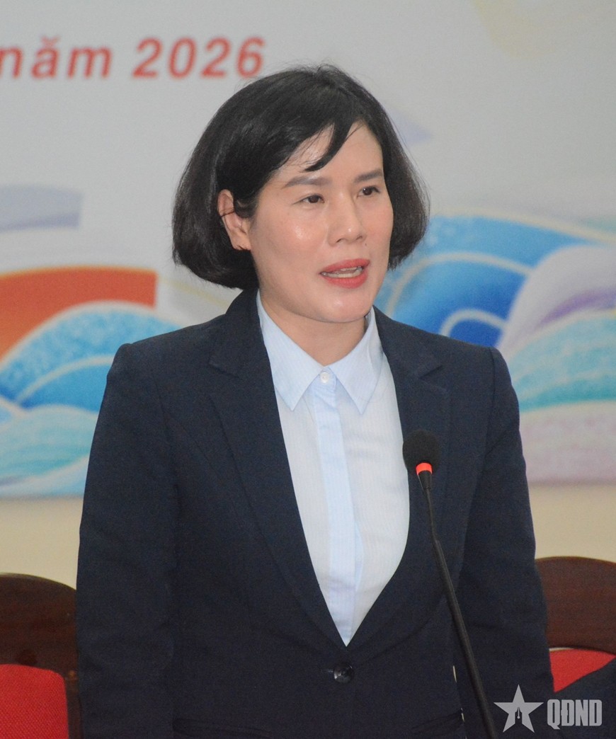 Đồng chí Nguyễn Thị Thu Hường, Phó Chủ tịch Ủy ban MTTQ Việt Nam tỉnh Quảng Ninh phát biểu.