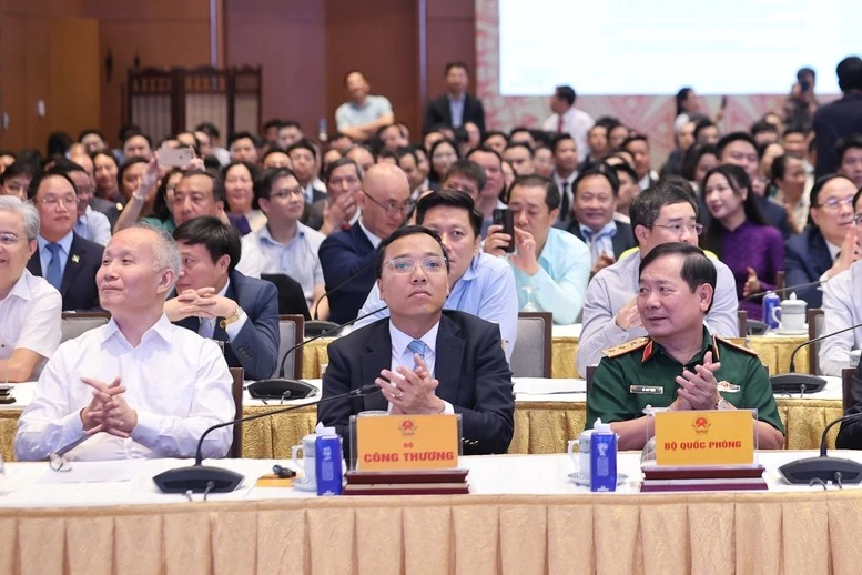 Các đại biểu dự lễ khai trương Cổng Pháp luật quốc gia - Ảnh VGP/Nhật Bắc