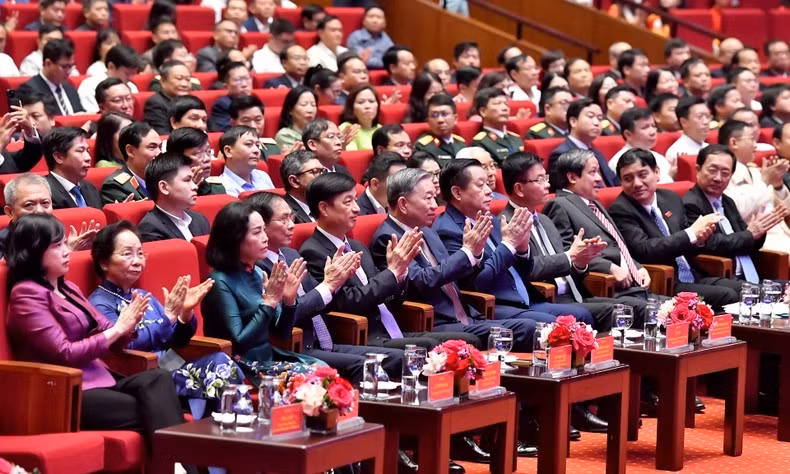 Tổng Bí thư Tô Lâm và các đại biểu tham dự buổi gặp mặt. Ảnh: Đăng Khoa