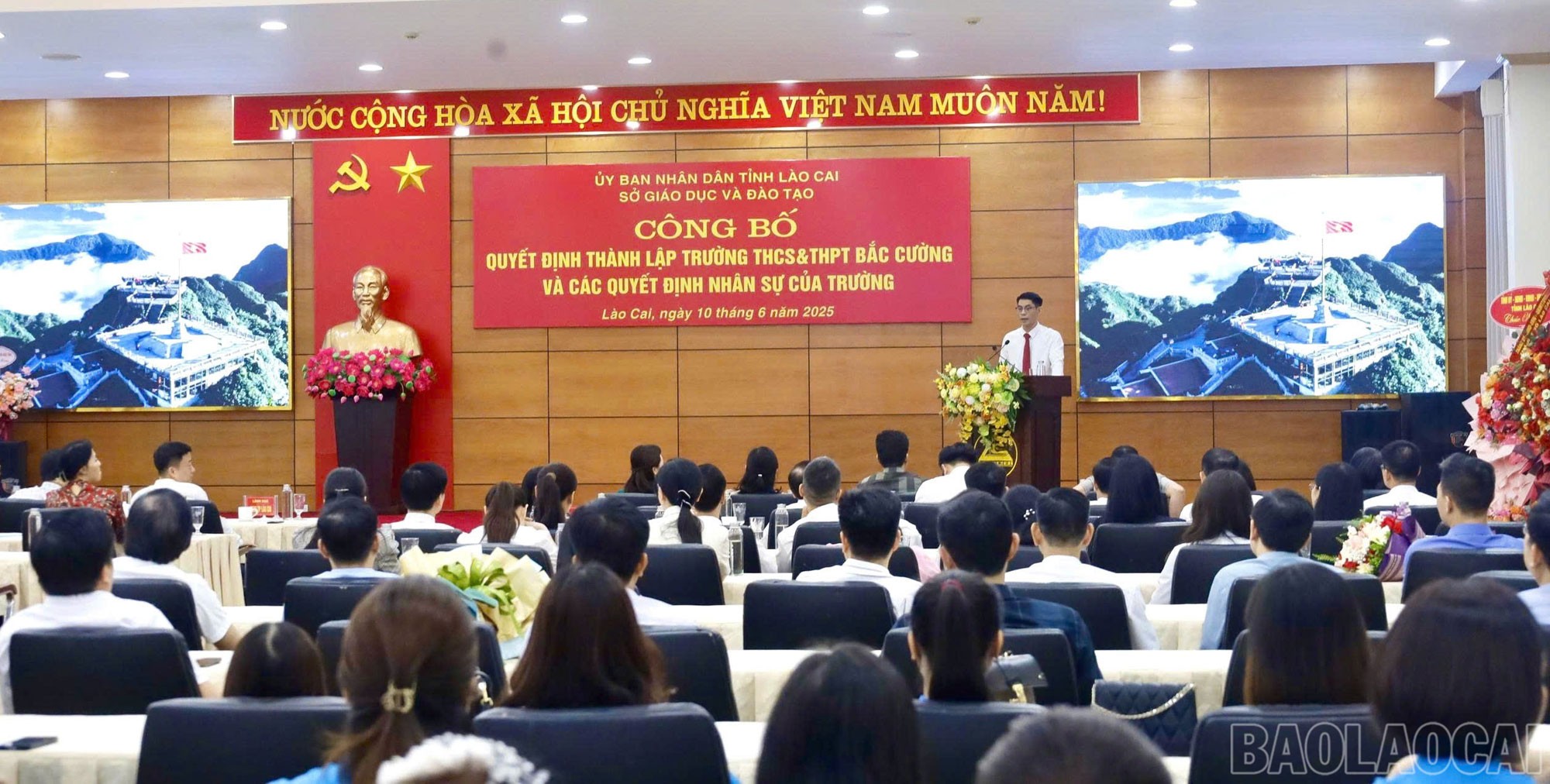 Scene of the announcement. bc1.jpg