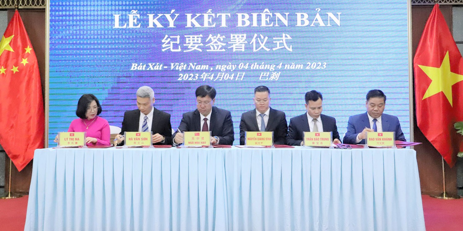 Huyện Bát Xát chủ trì tổ chức giao ban lần thứ 20 giữa huyện Bát Xát (tỉnh Lào Cai), Nậm Nhùn, Phong Thổ, Sìn Hồ, Mường Tè (tỉnh Lai Châu - Việt Nam) và huyện Kim Bình, tỉnh Vân Nam (Trung Quốc). bx1.jpg
