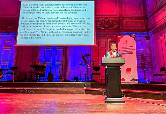 Thứ trưởng Bộ VHTTDL Hoàng Đạo Cương phát biểu khai mạc Tuần Văn hóa Việt Nam tại Thụy Điển.