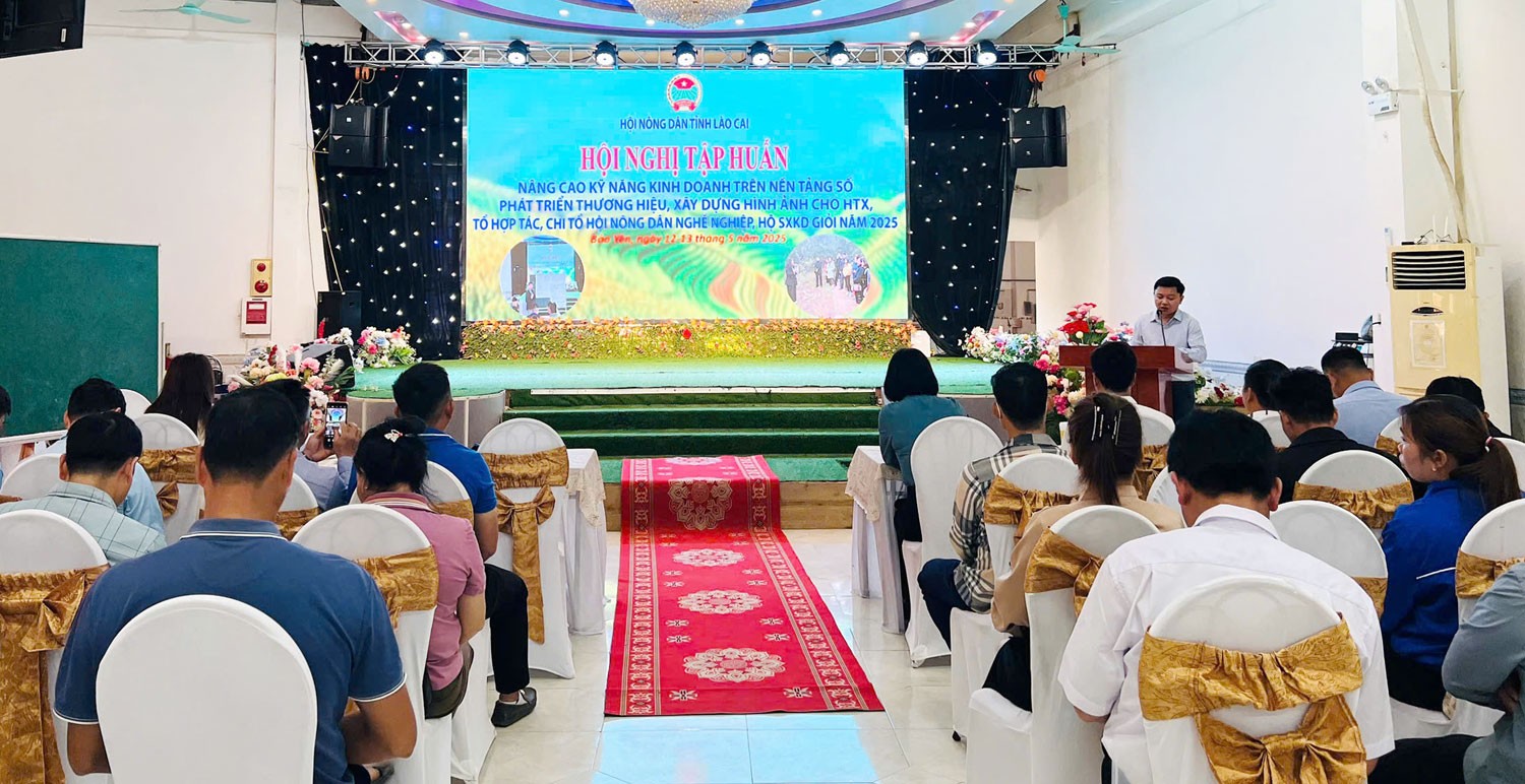 Quang cảnh hội nghị. by1.jpg