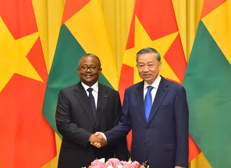 Tổng Bí thư, Chủ tịch nước Tô Lâm với Tổng thống Umaro Sissoco Embaló.