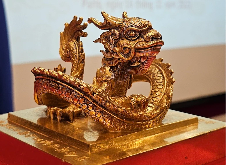 Ấn vàng "Hoàng đế chi bảo" là bảo vật quốc gia.