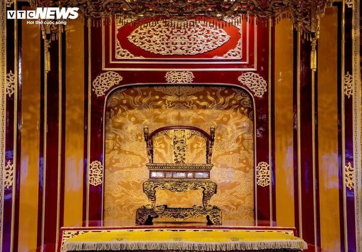 Trung tâm Bảo tồn Di tích Cố đô Huế sẽ nghiên cứu đưa hệ thống "hàng rào ảo" ứng dụng trí tuệ nhân tạo để bảo vệ di sản sau sự cố bảo vật quốc gia ngai vua triều Nguyễn bị bẻ gãy. (Ảnh: Lê Hoàng)