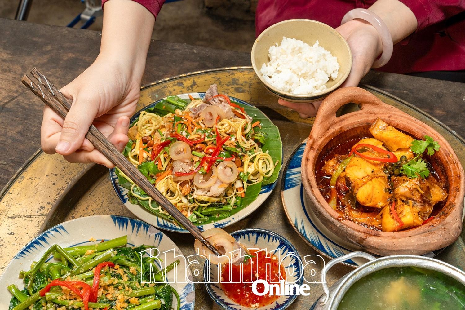 Bữa cơm đậm đà hương vị ở Nha Trang xưa. Bữa cơm đậm đà hương vị ở Nha Trang xưa.