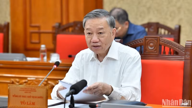 Tổng Bí thư, Chủ tịch nước Tô Lâm chủ trì Họp Bộ Chính trị.