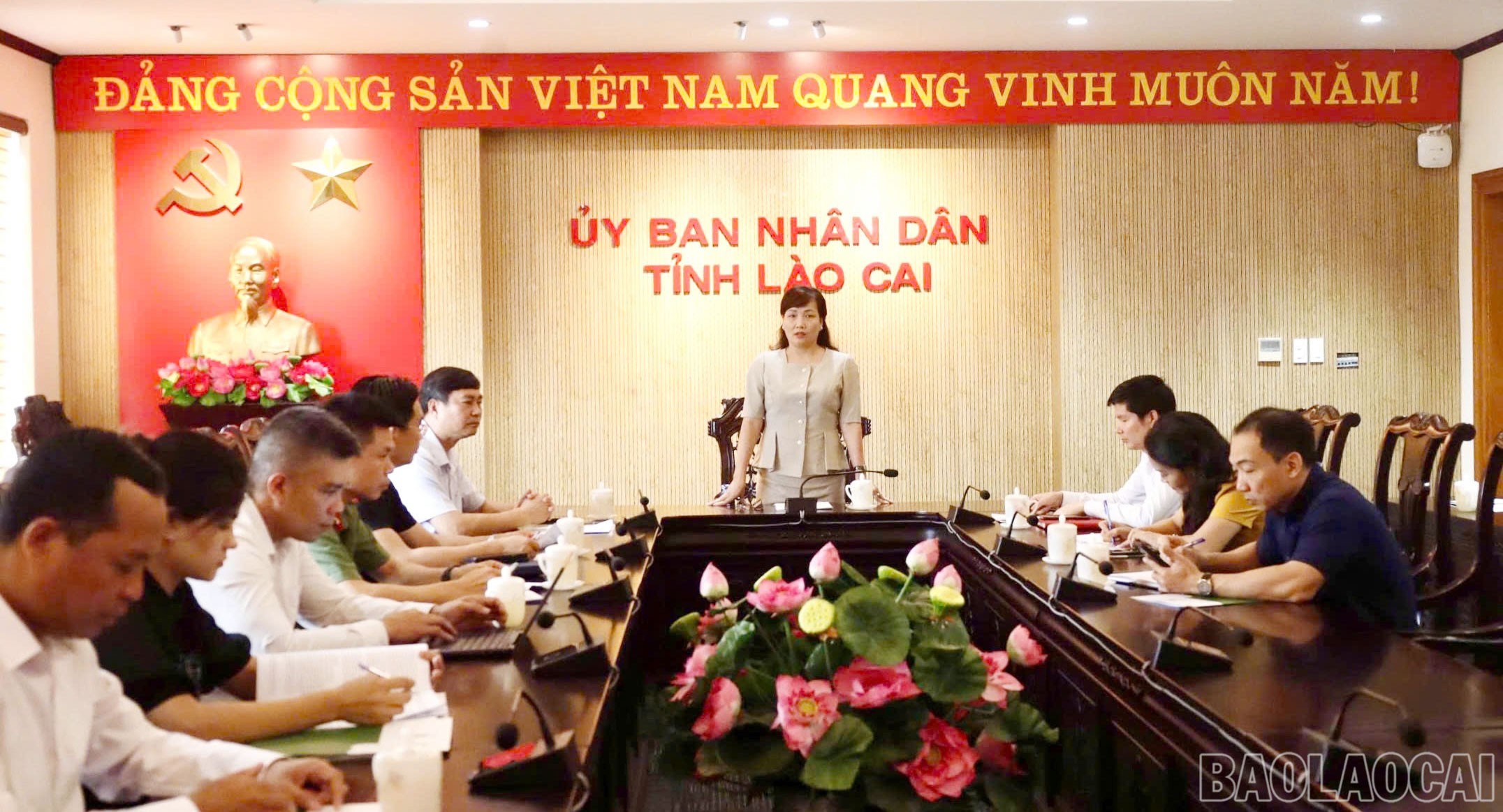 Quang cảnh hội nghị. hoi-cho-1.jpg