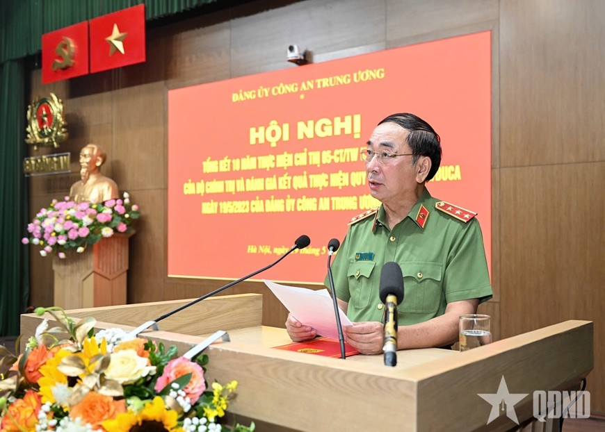 Thượng tướng Trần Quốc Tỏ, Ủy viên Trung ương Đảng, Phó bí thư Đảng ủy Công an Trung ương, Thứ trưởng Bộ Công an phát biểu khai mạc hội nghị. Thượng tướng Trần Quốc Tỏ, Ủy viên Trung ương Đảng, Phó bí thư Đảng ủy Công an Trung ương, Thứ trưởng Bộ Công an phát biểu khai mạc hội nghị.