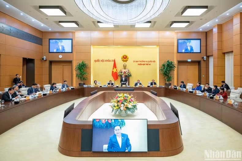 Quang cảnh phiên họp. (Ảnh: DUY LINH)