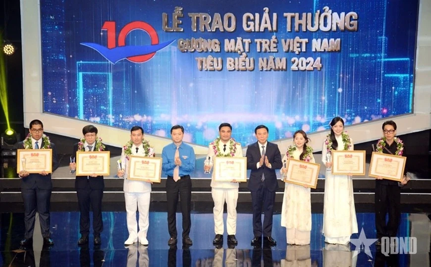 Trao giải Gương mặt trẻ Việt Nam triển vọng năm 2024.