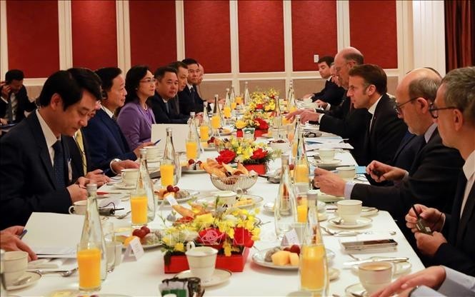 Toàn cảnh buổi làm việc. (Ảnh: TTXVN) Toàn cảnh buổi làm việc. (Ảnh: TTXVN)