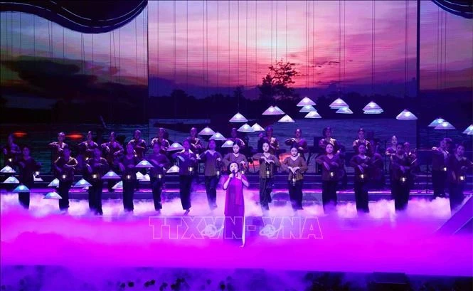 Một tiết mục biểu diễn nghệ thuật tại chương trình. Ảnh: Phạm Kiên/TTXVN