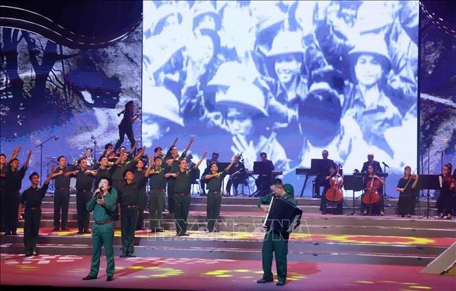 Một tiết mục biểu diễn nghệ thuật tại chương trình. Ảnh: Phạm Kiên/TTXVN