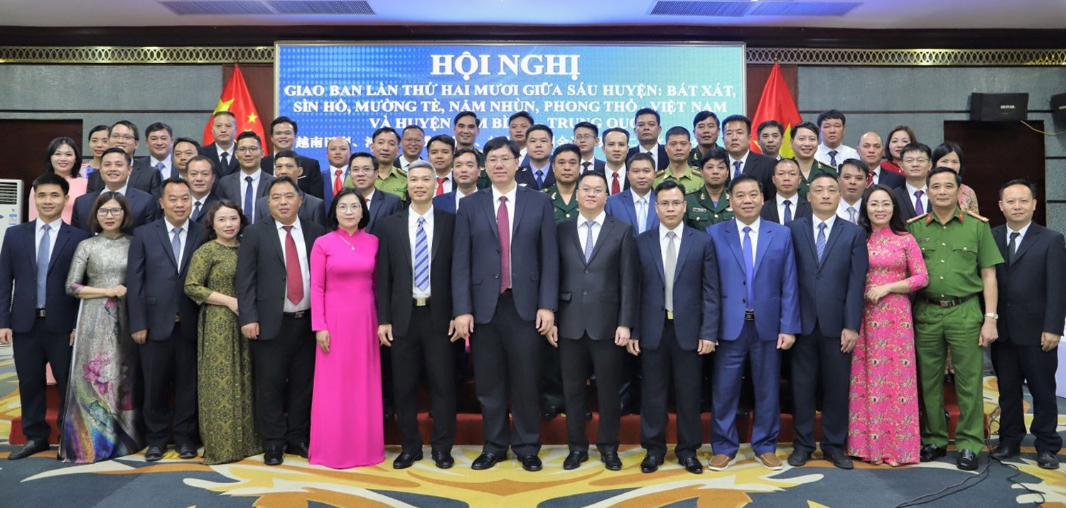Công tác đối ngoại, nhất là với các địa phương đối diện thuộc huyện Hà Khẩu, tỉnh Vân Nam (Trung Quốc) luôn được huyện Bát Xát quan tâm, đẩy mạnh. bx0.jpg