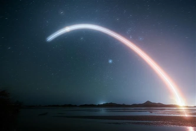 Tên lửa đẩy Trường Chinh 2F mang theo tàu vũ trụ Thần Châu-19 rời bệ phóng tại Trung tâm Phóng vệ tinh Tửu Tuyền ở tỉnh Cam Túc, Trung Quốc ngày 30/10/2024. Ảnh: THX/TTXVN