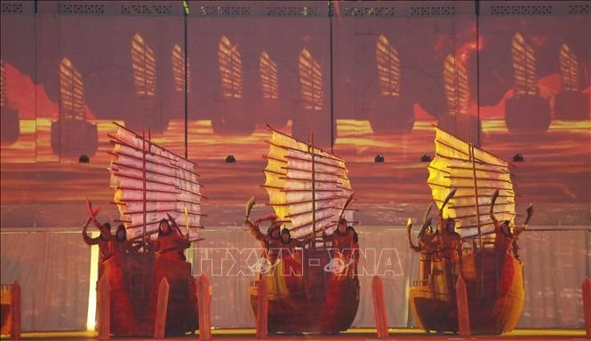 Chương trình nghệ thuật tại Lễ khai mạc Festival Ninh Bình lần thứ III - chương II: "Khải hoàn". Ảnh: Hải Yến/TTXVN