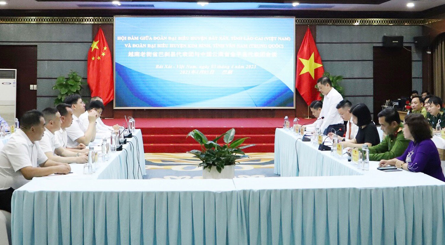 Hội đàm thường niên giữa huyện Bát Xát (Việt Nam) với huyện Kim Bình (Trung Quốc). bx2.jpg