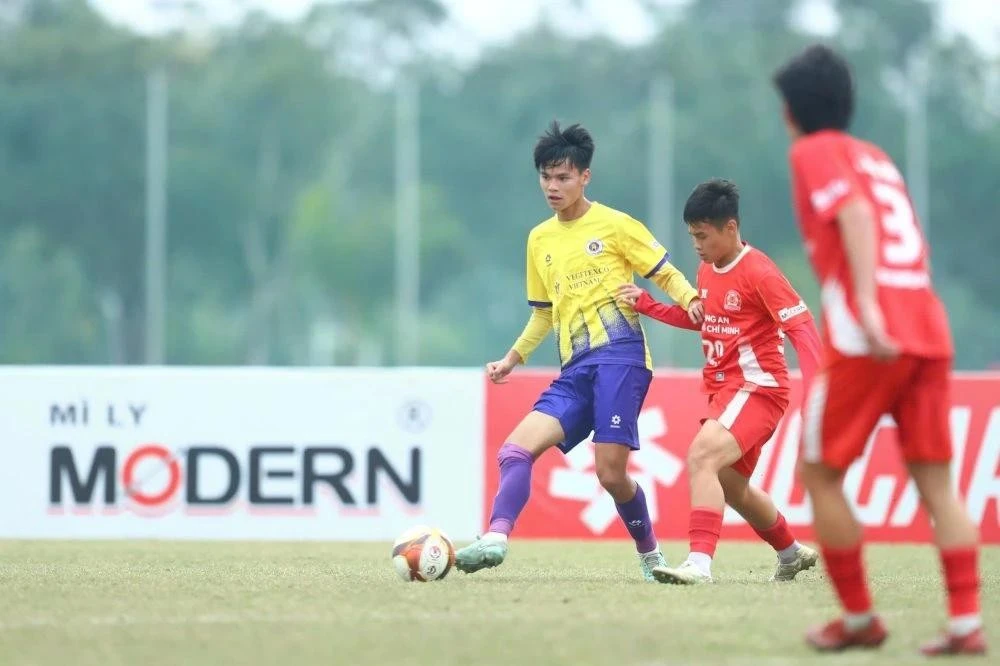 Hà Nội đánh bại Công an TP Hồ Chí Minh.