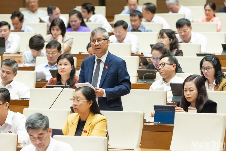 Đại biểu Nguyễn Anh Trí phát biểu thảo luận. (Ảnh: BÙI GIANG) Đại biểu Nguyễn Anh Trí phát biểu thảo luận. (Ảnh: BÙI GIANG)