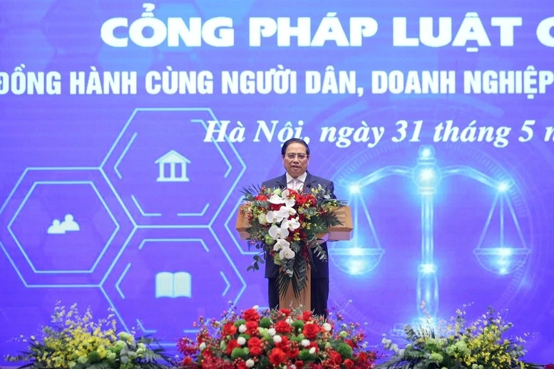 Thủ tướng Phạm Minh Chính nêu rõ thể chế là một trong ba đột phá chiến lược, là đột phá của đột phá, là động lực, nguồn lực của sự phát triển - Ảnh VGP/Nhật Bắc