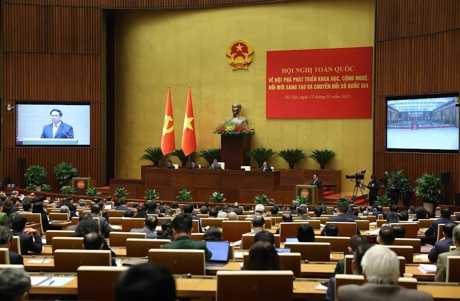 Thủ tướng Chính phủ Phạm Minh Chính quán triệt nội dung, tinh thần Chương trình hành động của Chính phủ thực hiện Nghị quyết số 57-NQ/TƯ. Ảnh: Đình Hiệp