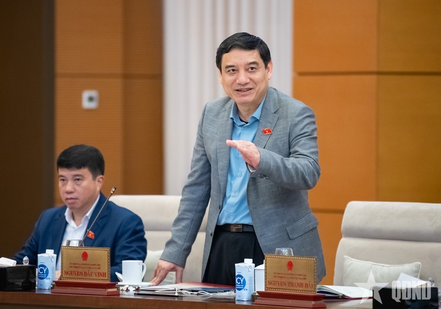 Chủ nhiệm Ủy ban Văn hóa và Xã hội của Quốc hội Nguyễn Đắc Vinh phát biểu tại phiên họp. Chủ nhiệm Ủy ban Văn hóa và Xã hội của Quốc hội Nguyễn Đắc Vinh phát biểu tại phiên họp.