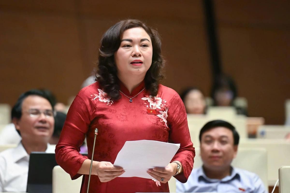 Đại biểu Đặng Bích Ngọc - Đoàn ĐBQH tỉnh Hòa Bình. (Ảnh: Quốc hội) Đại biểu Đặng Bích Ngọc - Đoàn ĐBQH tỉnh Hòa Bình. (Ảnh: Quốc hội)