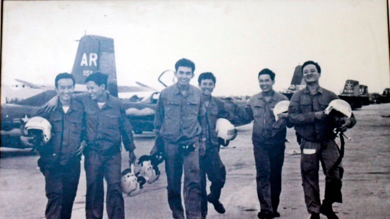 Phi đội Quyết thắng tại sân bay Thành Sơn (Phan Rang) chiều 28/4/1975 sau khi tấn công sân bay Tân Sơn Nhất. (Ảnh Tư liệu)