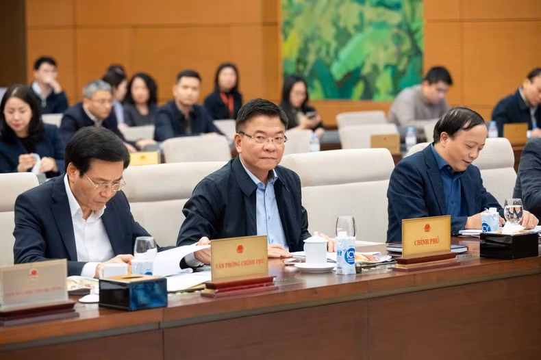 Các đại biểu dự phiên họp. (Ảnh: DUY LINH)