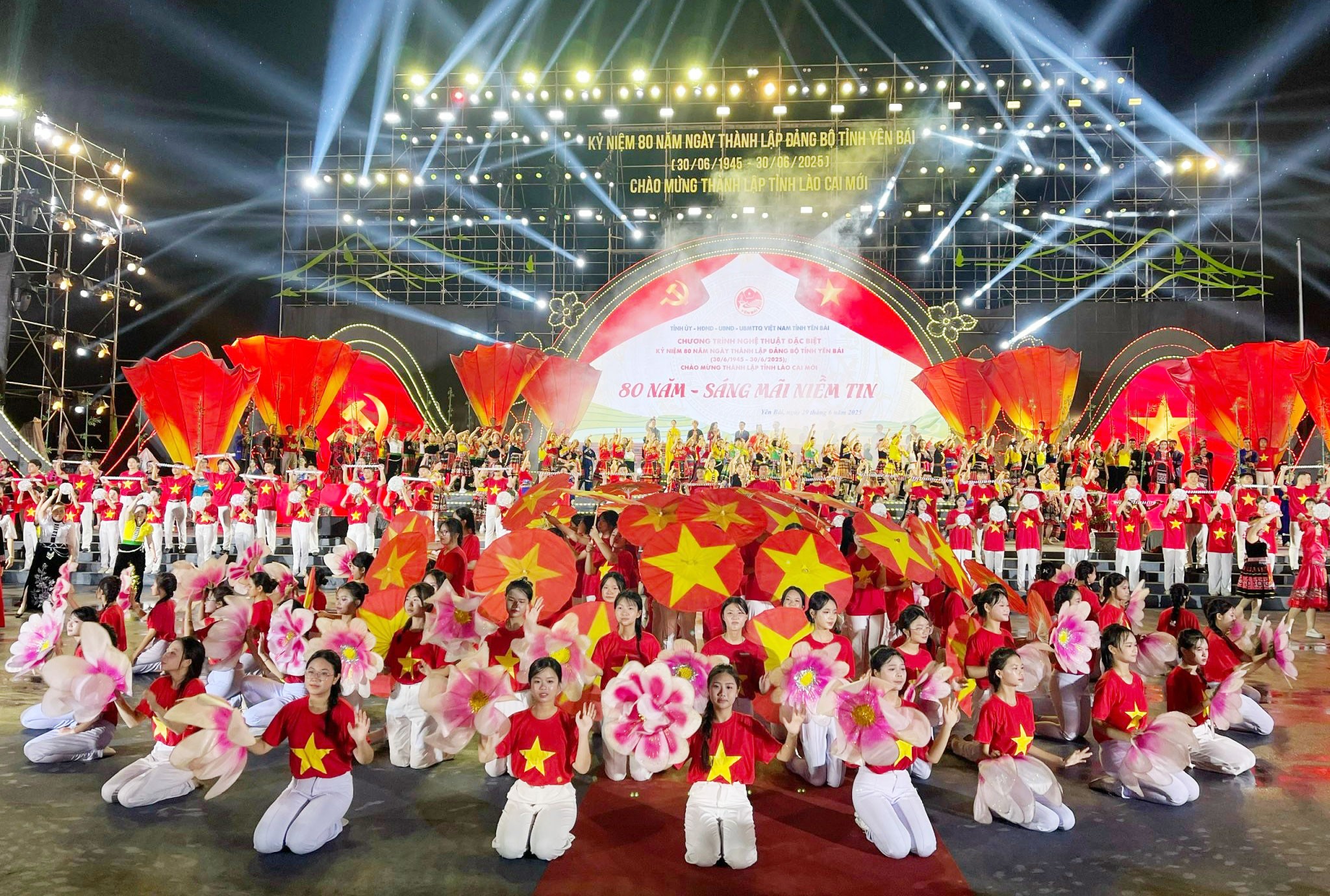 Màn đồng diễn Flashmob quy mô lớn. yb2.jpg