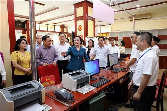 Chiều 29/6/2025, Bộ trưởng Bộ Nội vụ Phạm Thị Thanh Trà cùng đoàn công tác đi kiểm tra công tác chuẩn bị vận hành chính quyền địa phương 2 cấp tại xã Nhân Lý và phường Đông Kinh, tỉnh Lạng Sơn. Ảnh: Văn Đạt/TTXVN