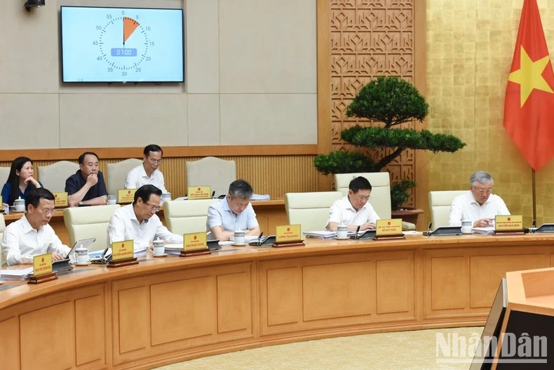 Các thành viên Chính phủ tại phiên họp.