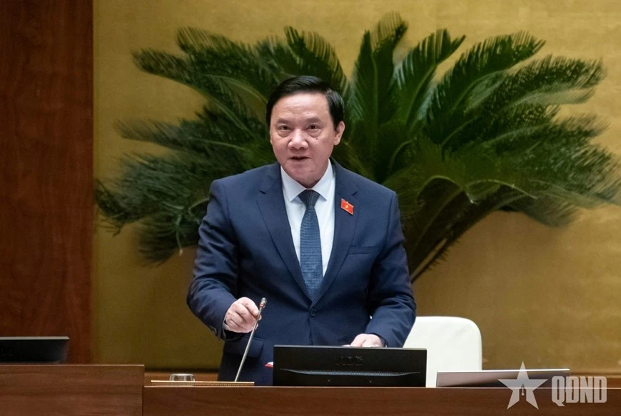 Phó Chủ tịch Quốc hội Nguyễn Khắc Định điều hành phiên họp.