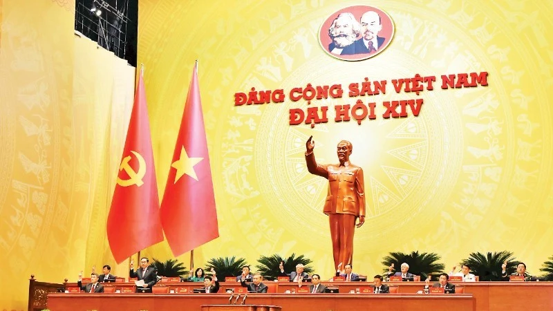 Đoàn Chủ tịch tại phiên trù bị Đại hội XIV của Đảng. (Ảnh: KHOA NGUYÊN)