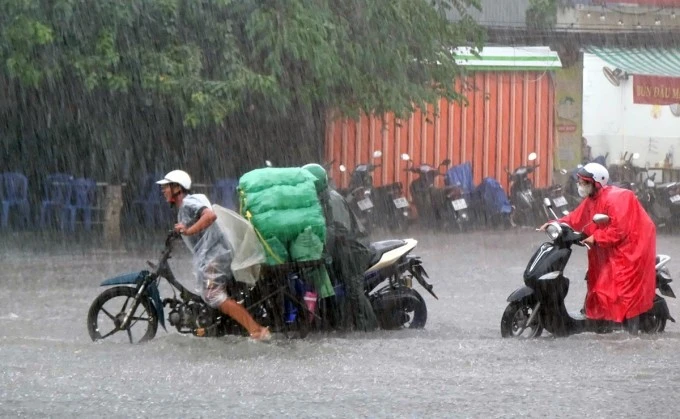 Thời tiết hôm nay (15/10): Ba miền có mưa dông, có nơi mưa rất to. Ảnh minh họa: Vnexpress