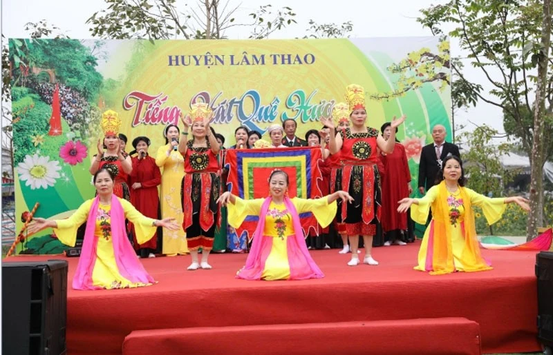 Giao lưu văn nghệ tại Lễ hội Đền Hùng năm Ất Tỵ 2025. Ảnh: TẠ TOÀN